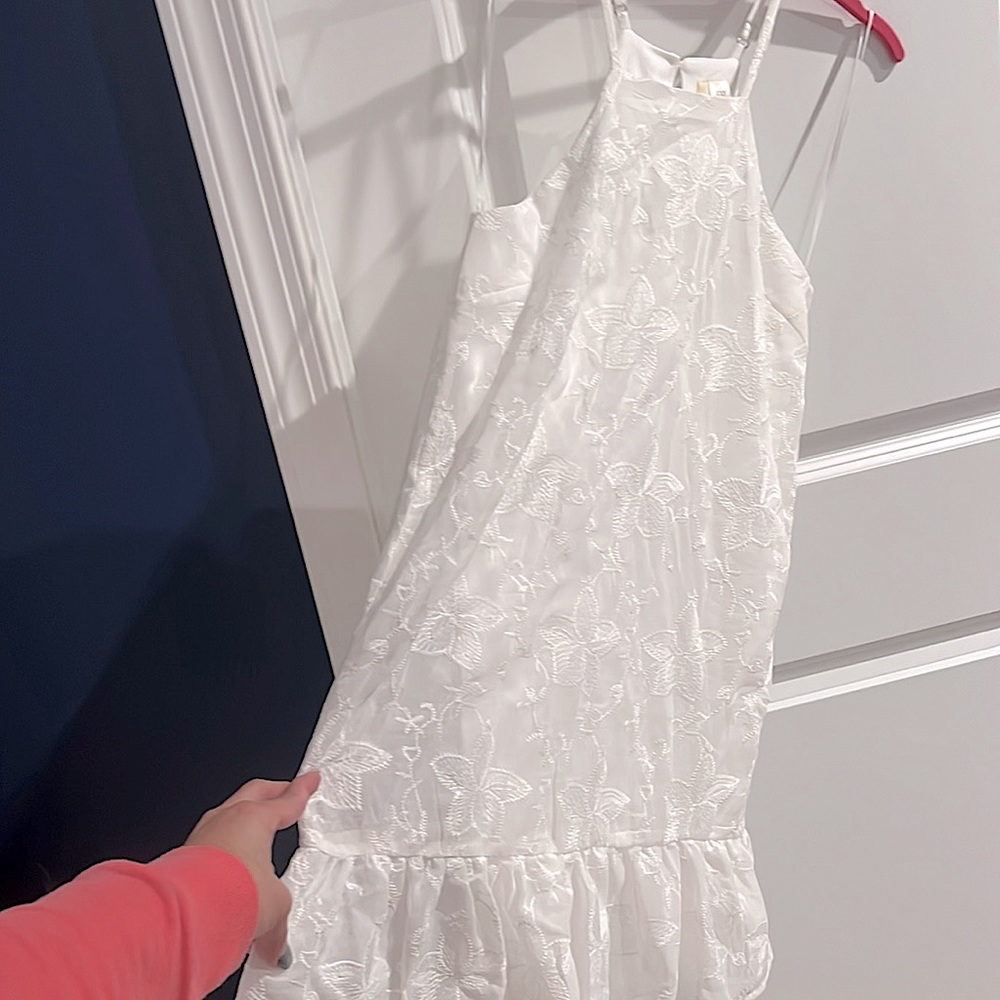 White Dress Brand new - Picture 3 of 7